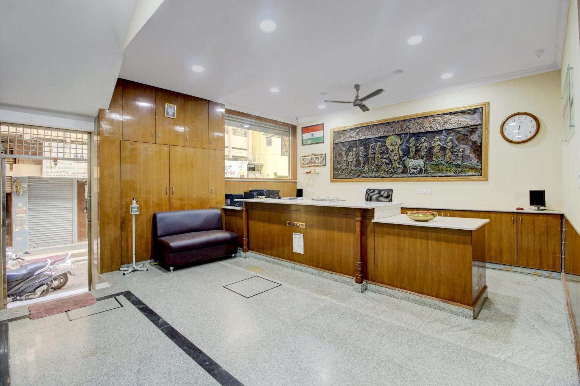 Super Hotel O Nar Comforts Near Ksr Railway Station Бангалор Екстериор снимка