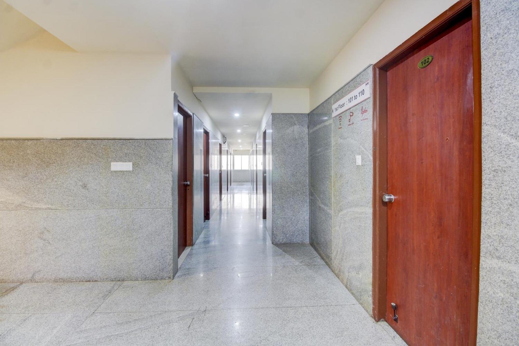 Super Hotel O Nar Comforts Near Ksr Railway Station Бангалор Екстериор снимка