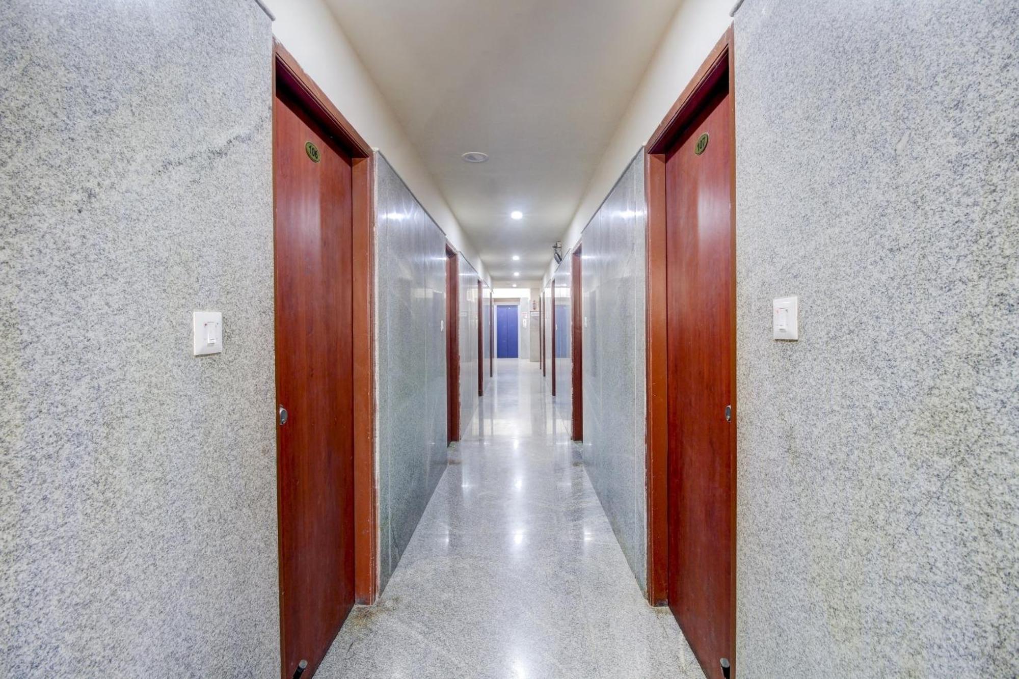 Super Hotel O Nar Comforts Near Ksr Railway Station Бангалор Екстериор снимка