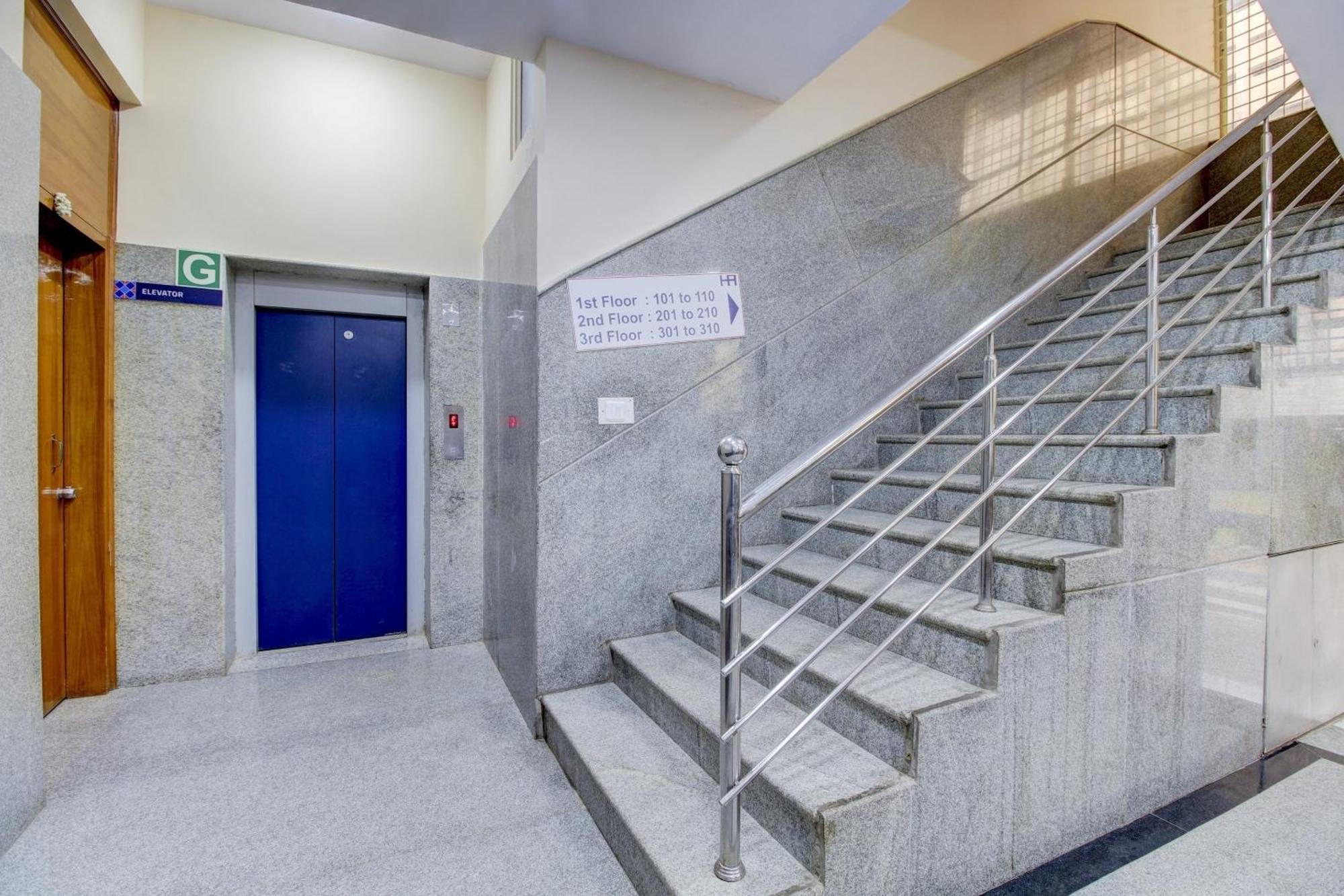 Super Hotel O Nar Comforts Near Ksr Railway Station Бангалор Екстериор снимка